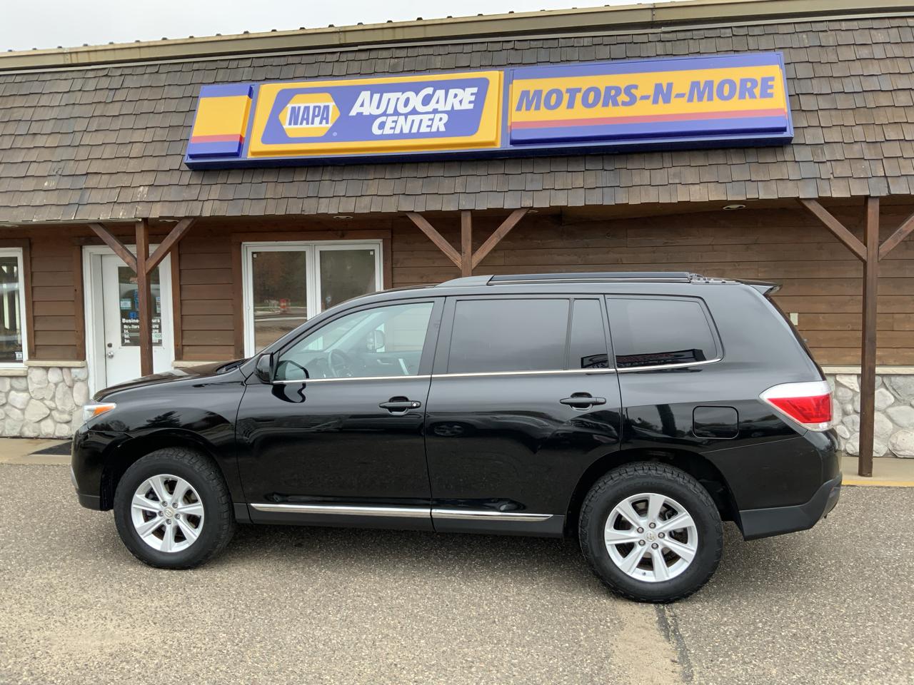 Toyota Highlander Base 4WD 2013