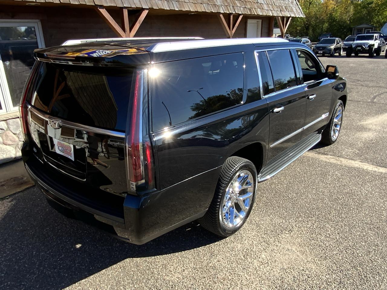 Cadillac Escalade ESV Luxury 4WD 2016