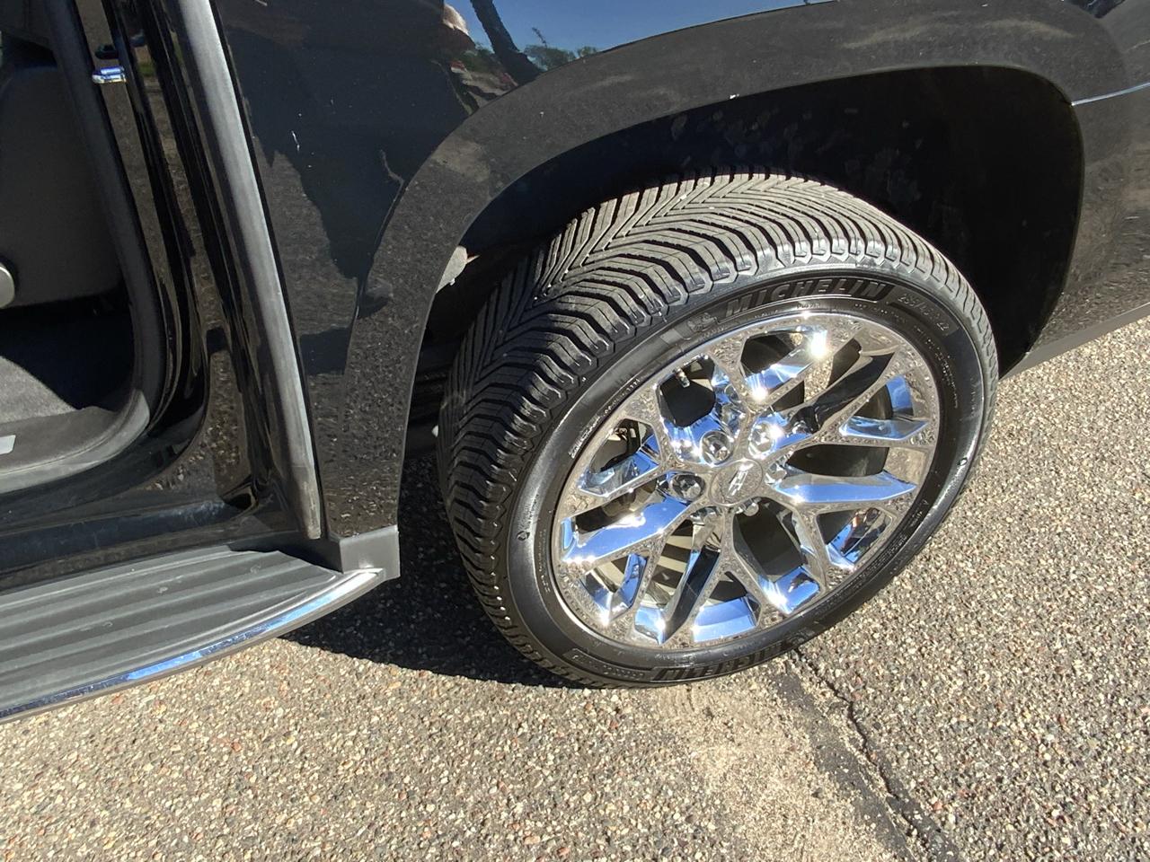 Cadillac Escalade ESV Luxury 4WD 2016