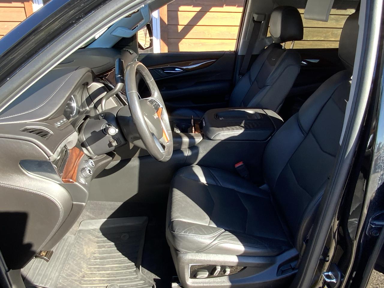 Cadillac Escalade ESV Luxury 4WD 2016