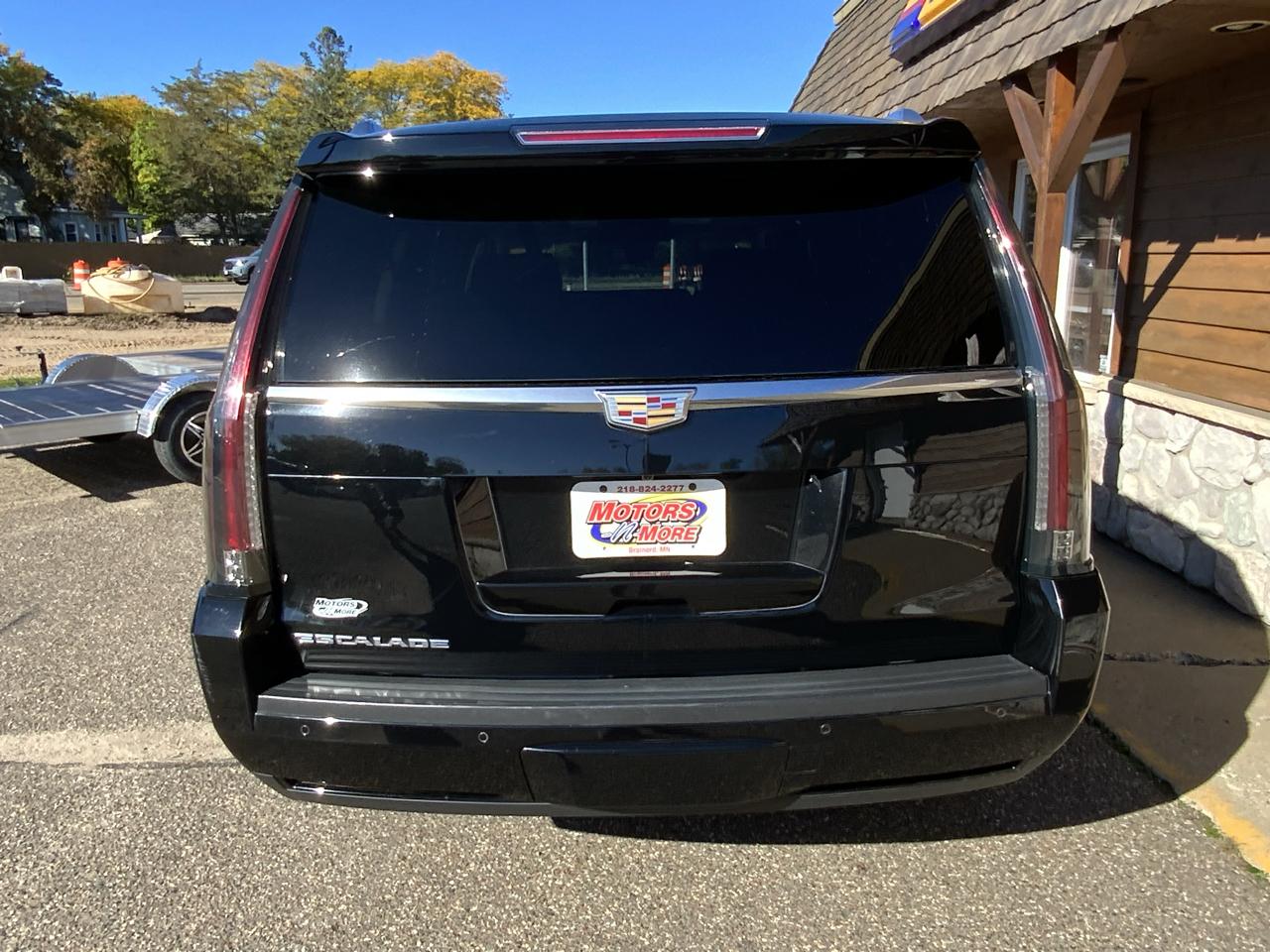 Cadillac Escalade ESV Luxury 4WD 2016