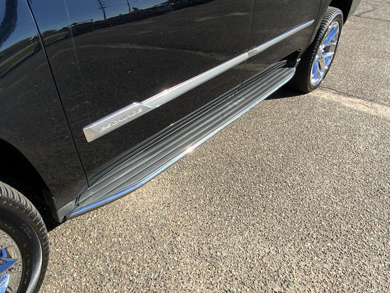 Cadillac Escalade ESV Luxury 4WD 2016