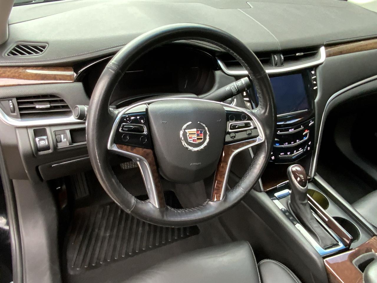 Cadillac XTS Luxury 2013
