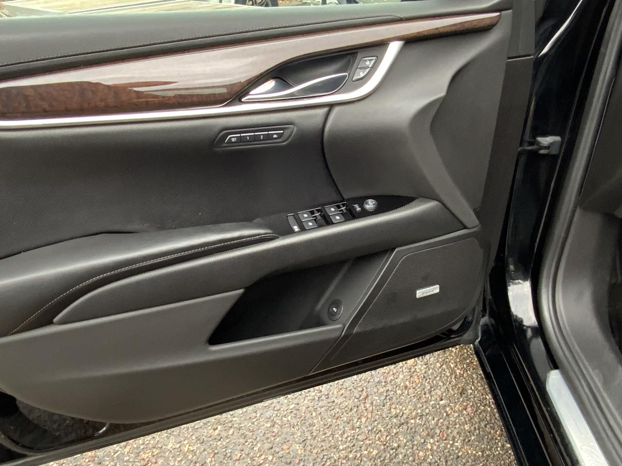 Cadillac XTS Luxury 2013