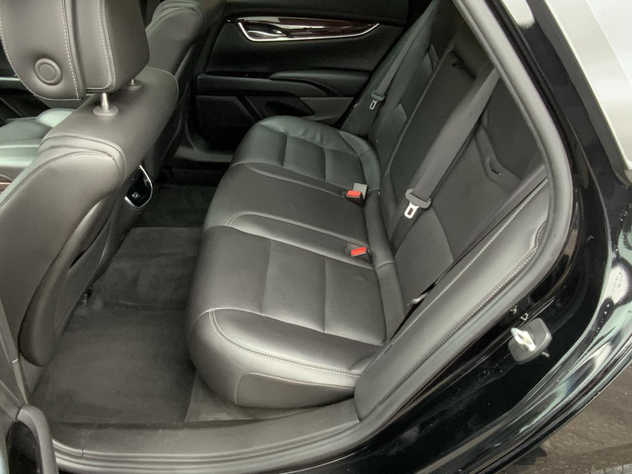 Cadillac XTS Luxury 2013