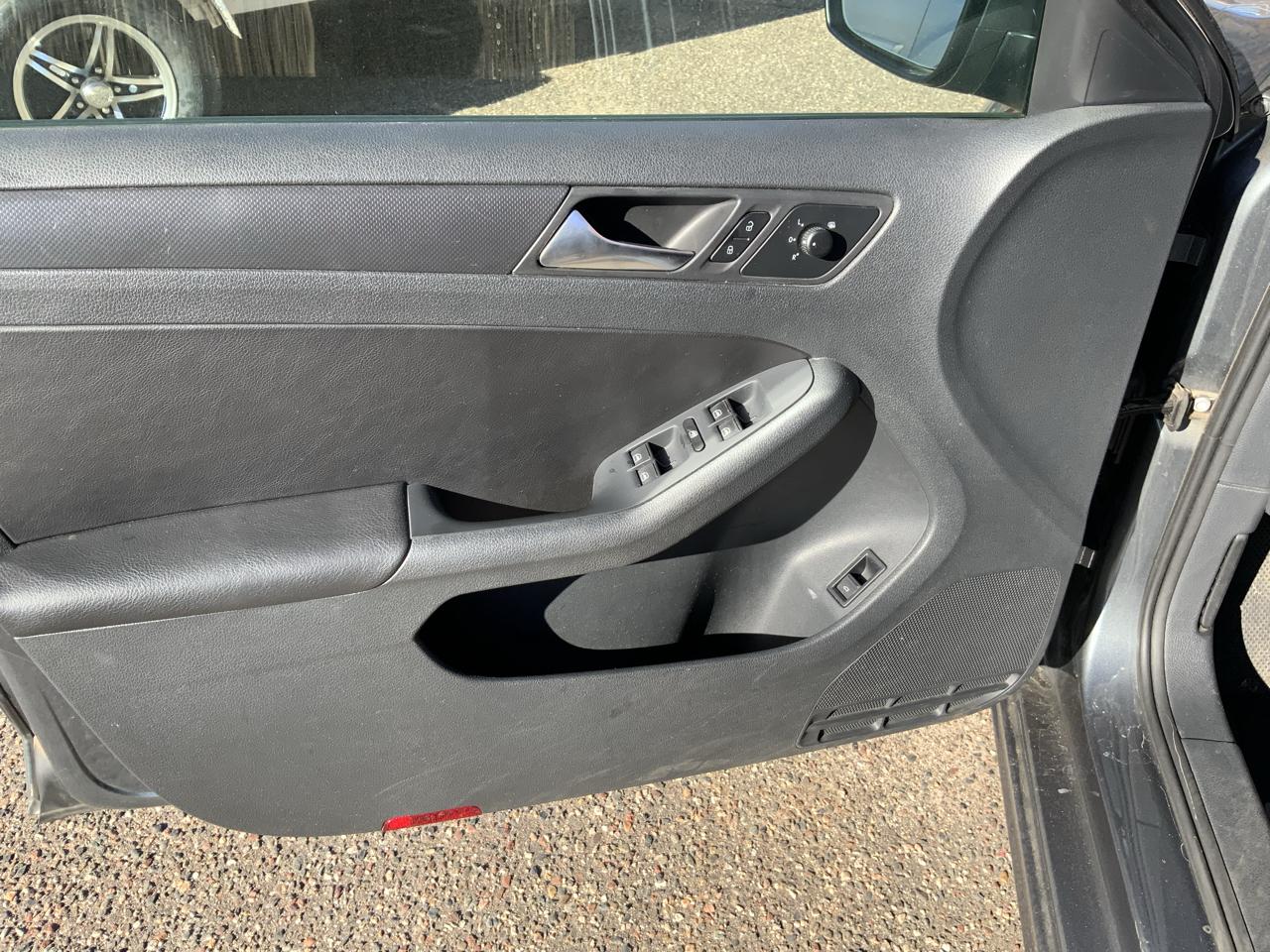 Volkswagen Jetta SE 2012
