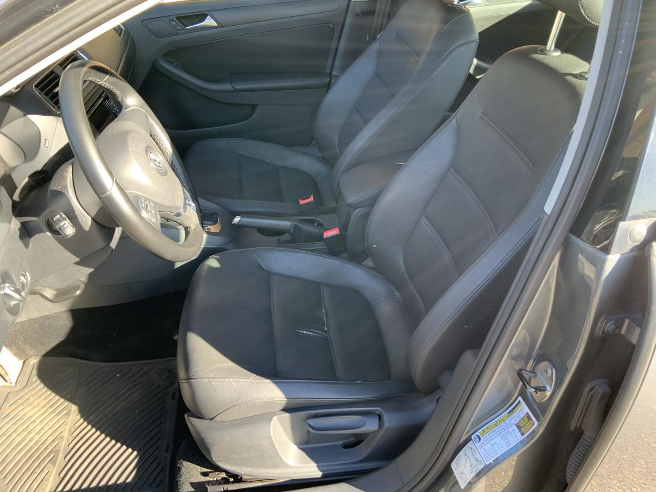 Volkswagen Jetta SE 2012