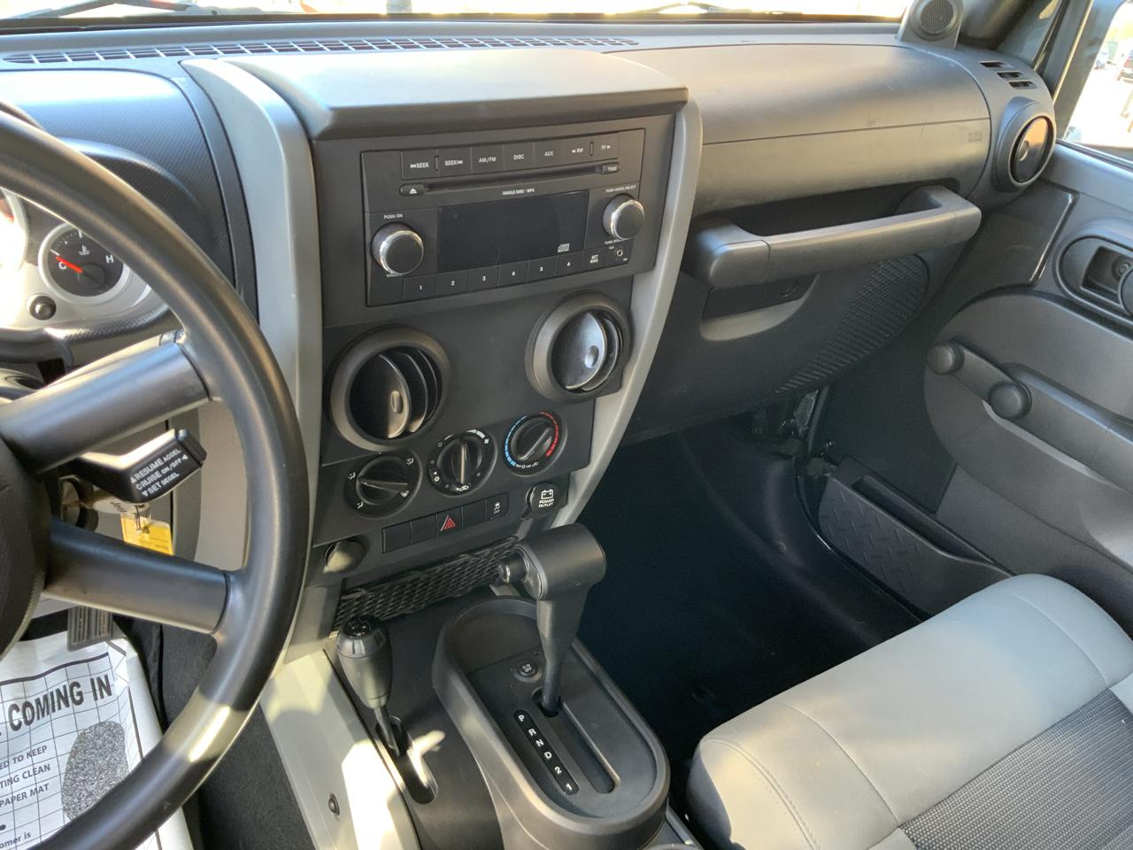 Jeep Wrangler Sport 4WD 2010