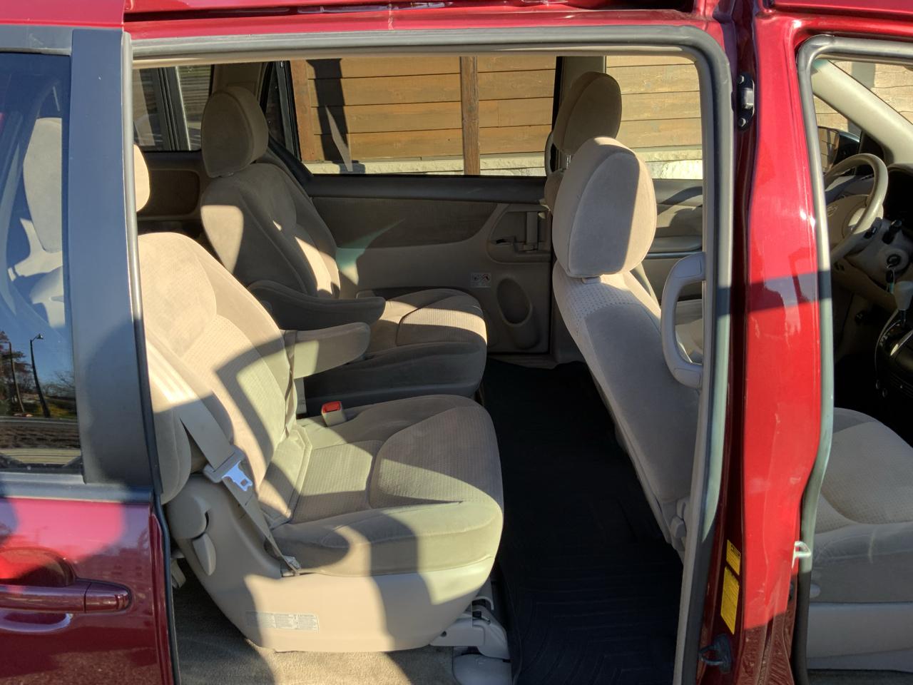 Toyota Sienna CE FWD 7 Passenger 2010