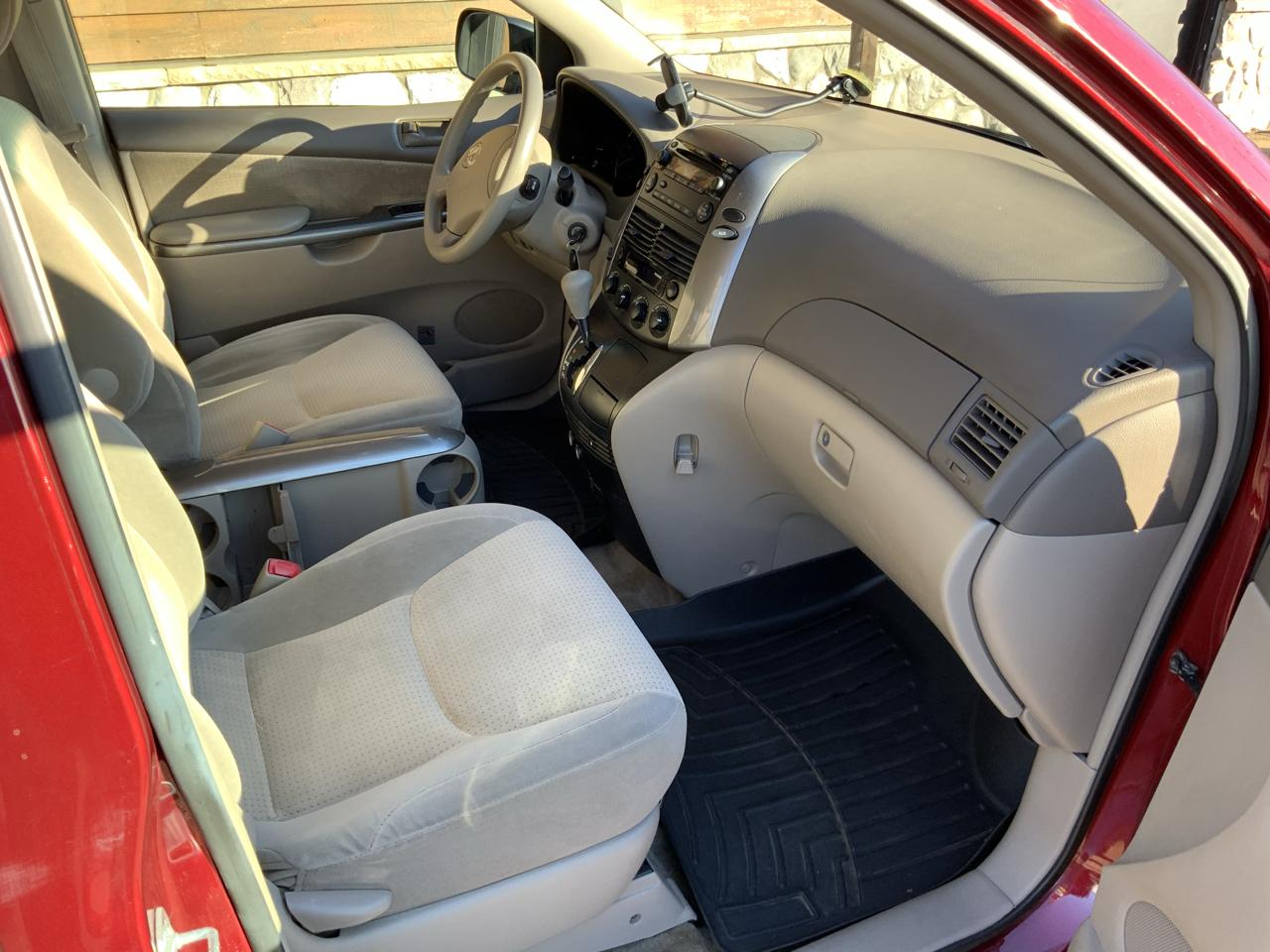 Toyota Sienna CE FWD 7 Passenger 2010