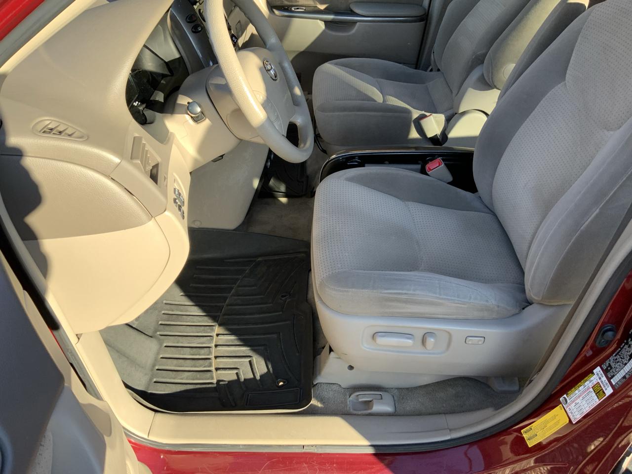 Toyota Sienna CE FWD 7 Passenger 2010