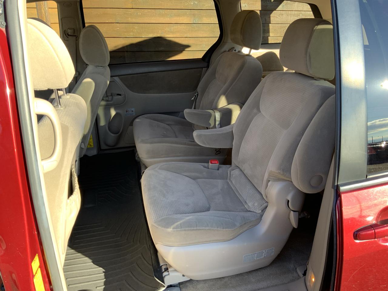 Toyota Sienna CE FWD 7 Passenger 2010