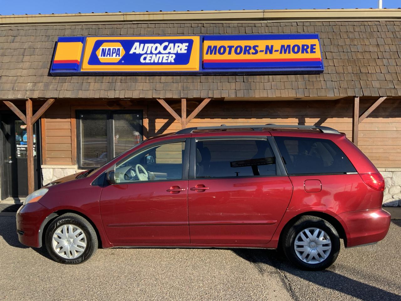 Toyota Sienna CE FWD 7 Passenger 2010