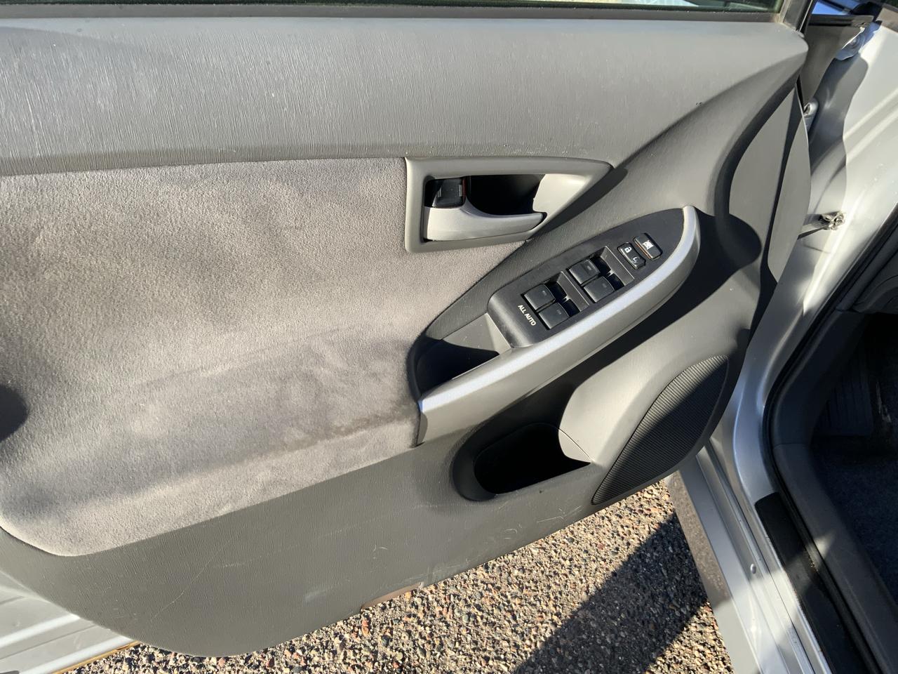 Toyota Prius Prius V 2010