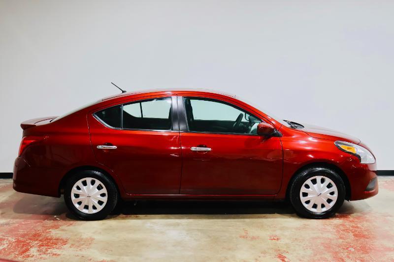 Nissan Versa  2019