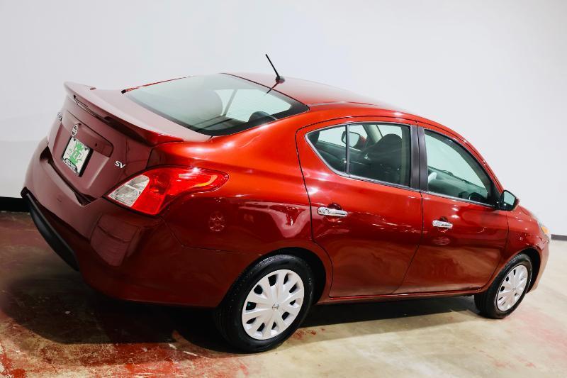 Nissan Versa  2019