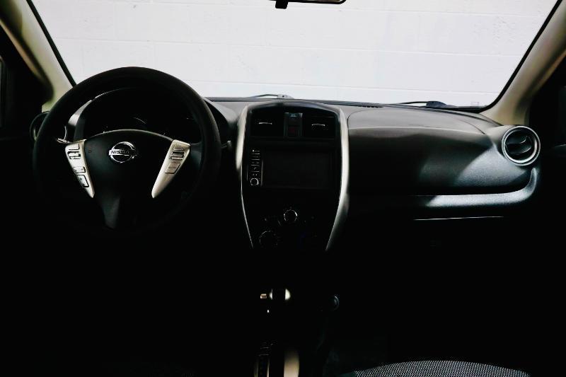 Nissan Versa  2019