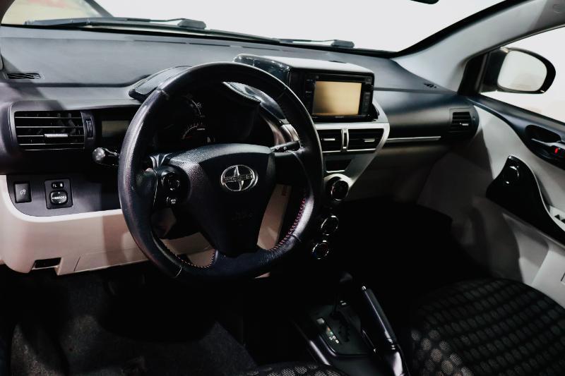 Scion iQ  2014