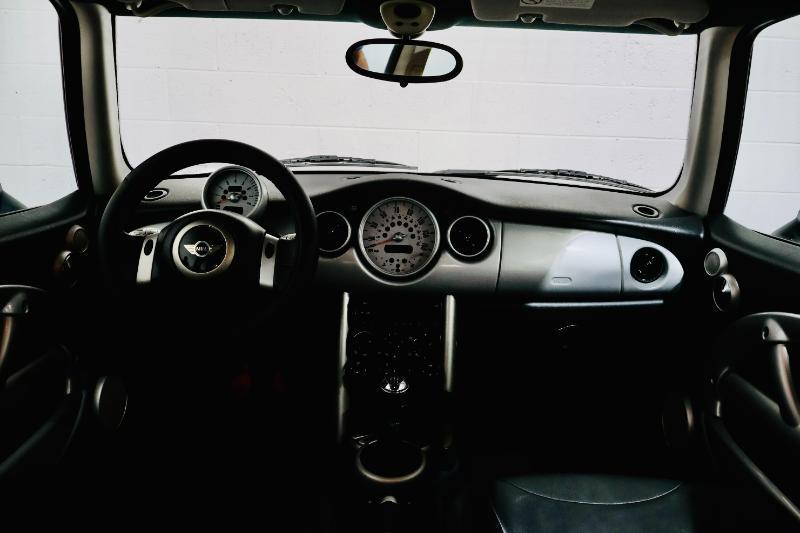 MINI Cooper  2003