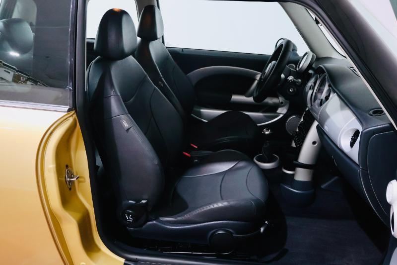 MINI Cooper  2003