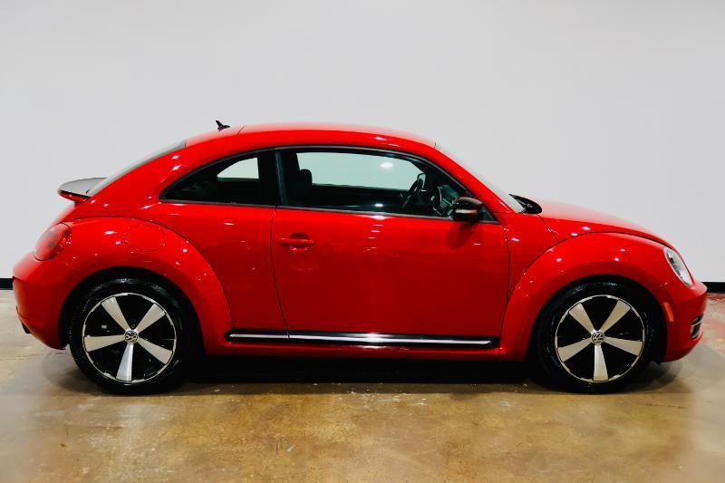 Volkswagen Beetle  2012