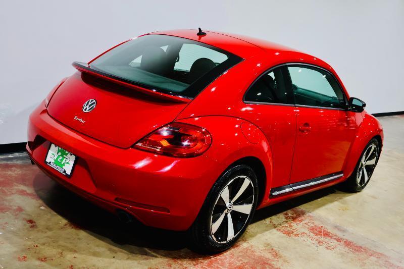Volkswagen Beetle  2012