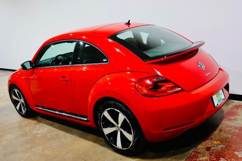 Volkswagen Beetle  2012