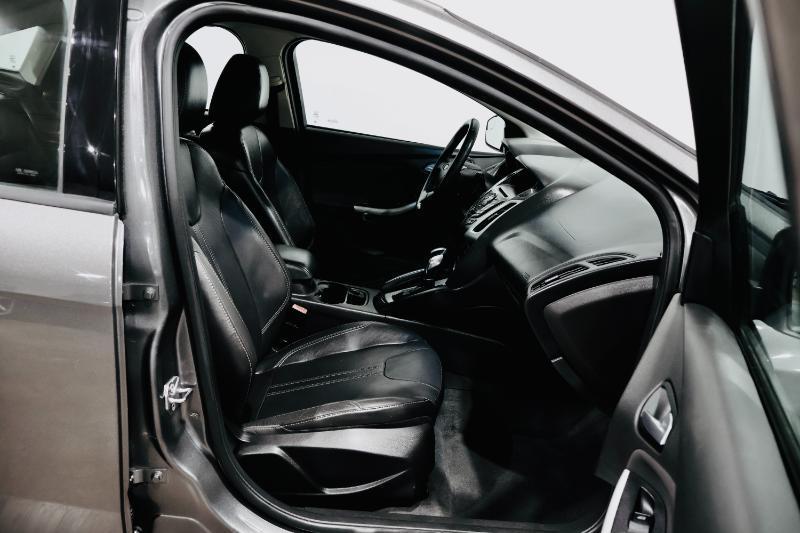Ford Focus SE Sedan 2013