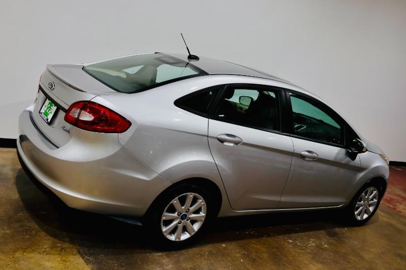 Ford Fiesta SE Sedan 2013