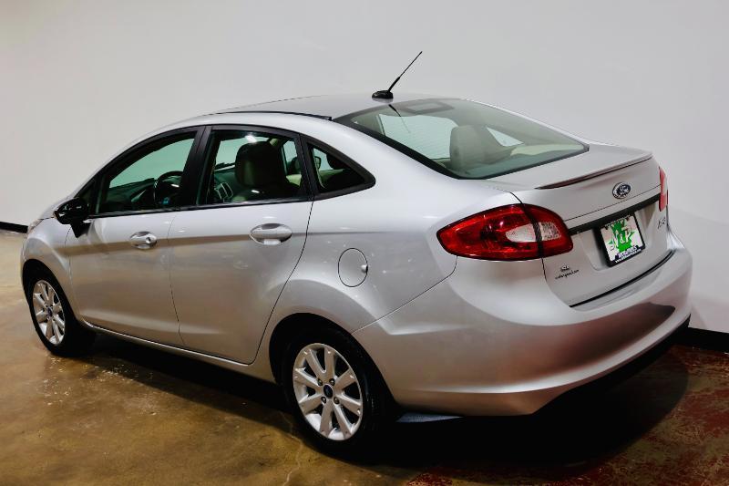Ford Fiesta SE Sedan 2013