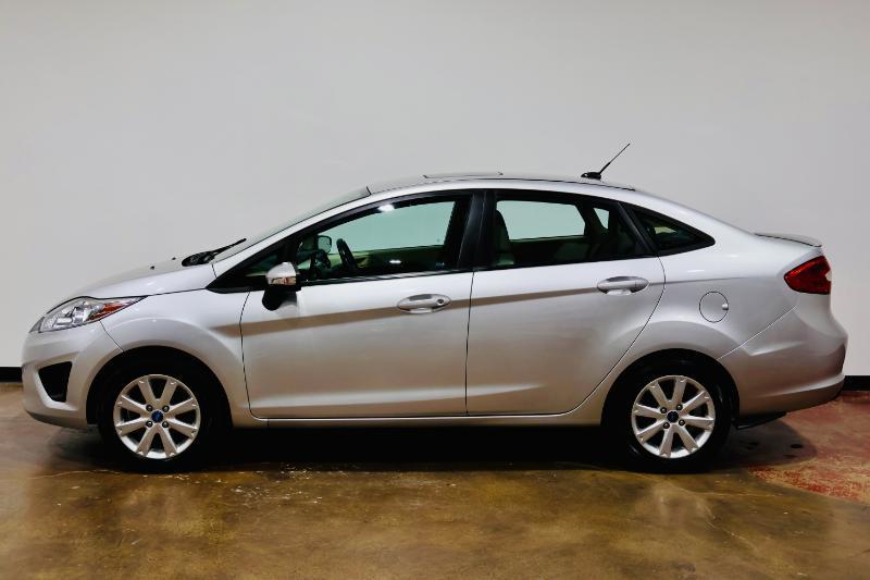 Ford Fiesta SE Sedan 2013