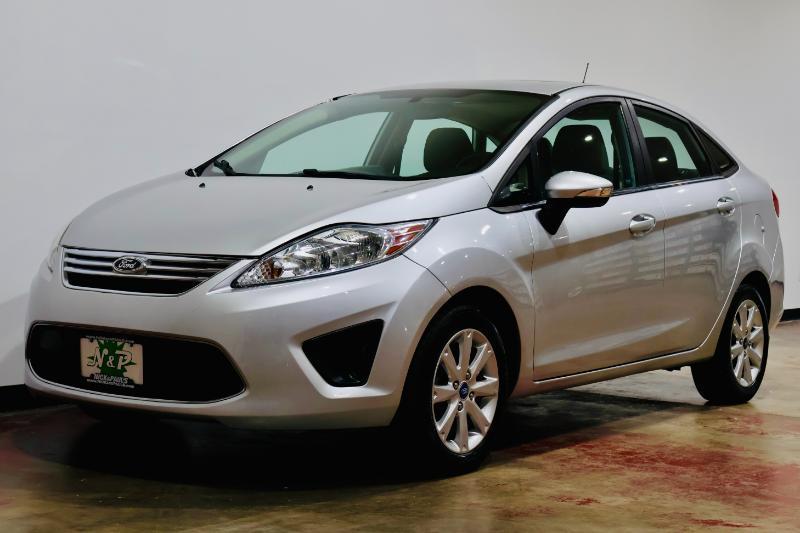 Ford Fiesta SE Sedan 2013