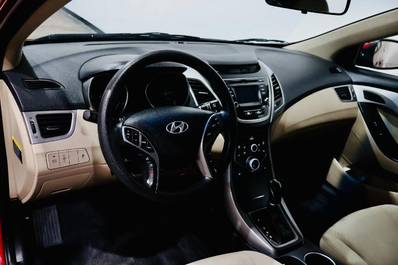 Hyundai Elantra SE Sedan 2014