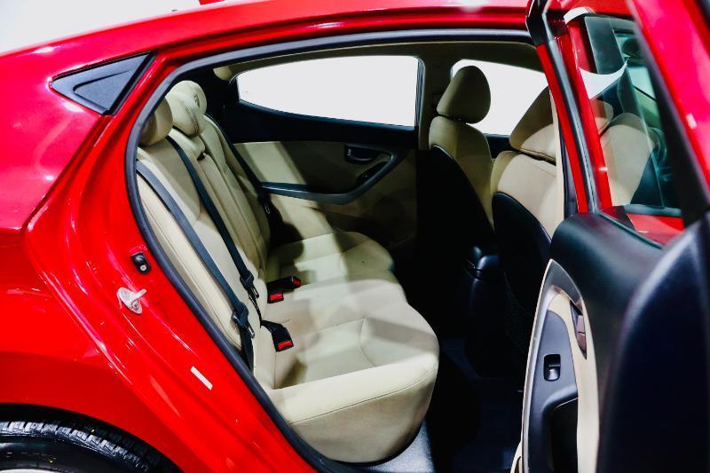 Hyundai Elantra SE Sedan 2014