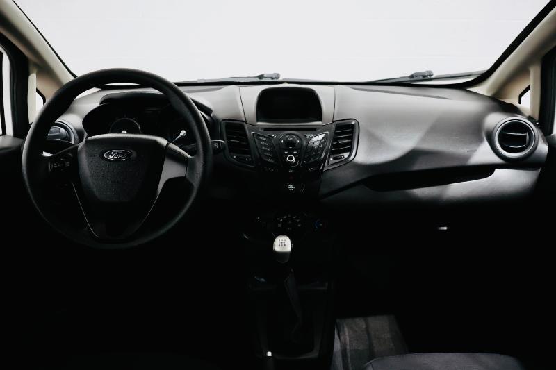 Ford Fiesta S Sedan 2015