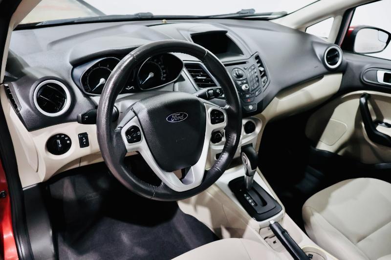 Ford Fiesta SE Sedan 2014