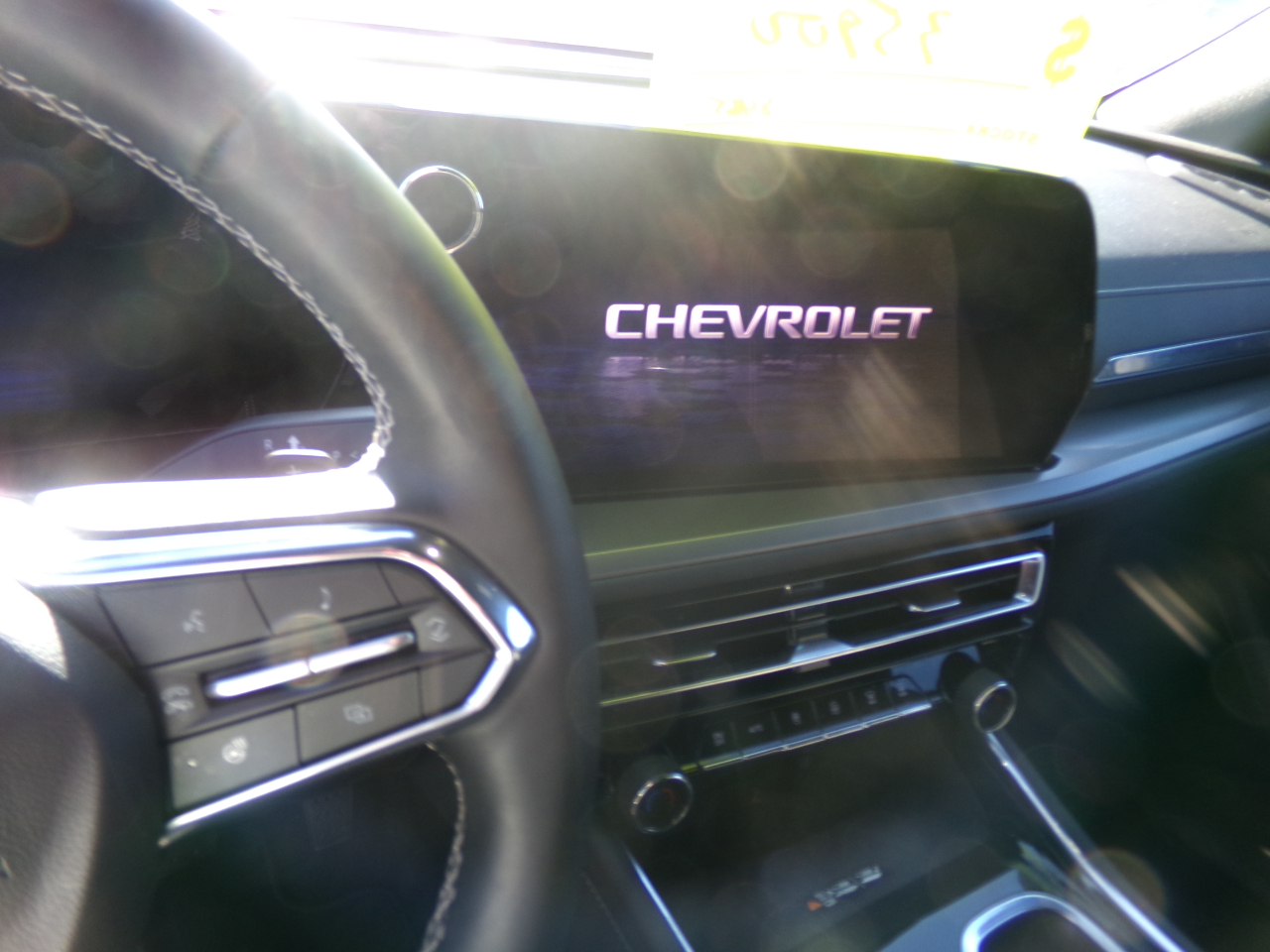 2025 Chevrolet Traverse photo 4