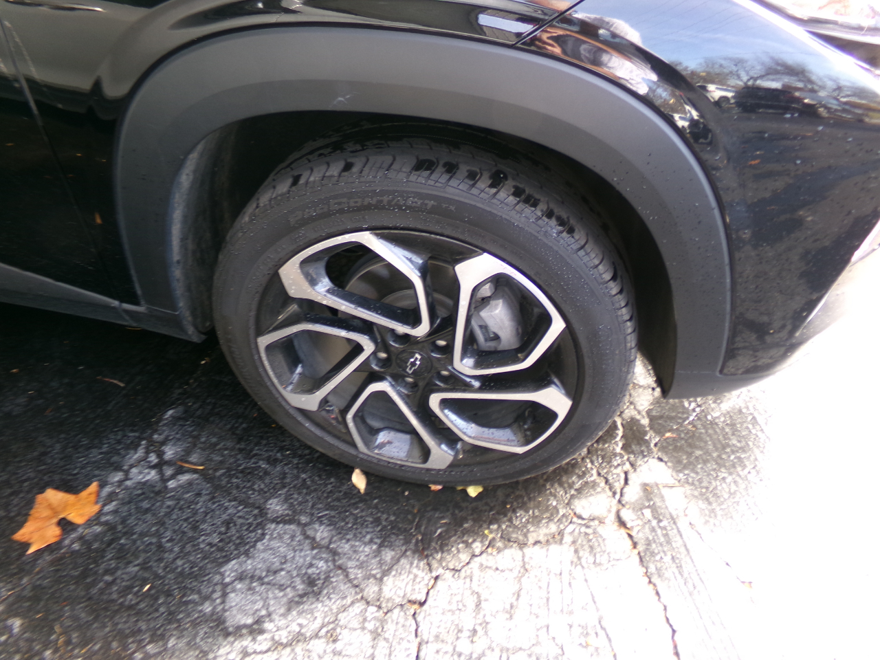 2024 Chevrolet Trax RS photo 3