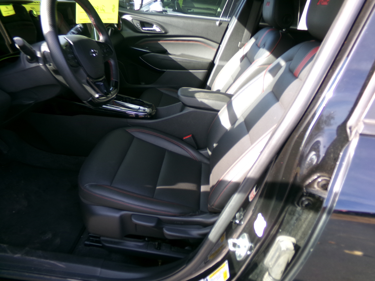 2024 Chevrolet Trax RS photo 3