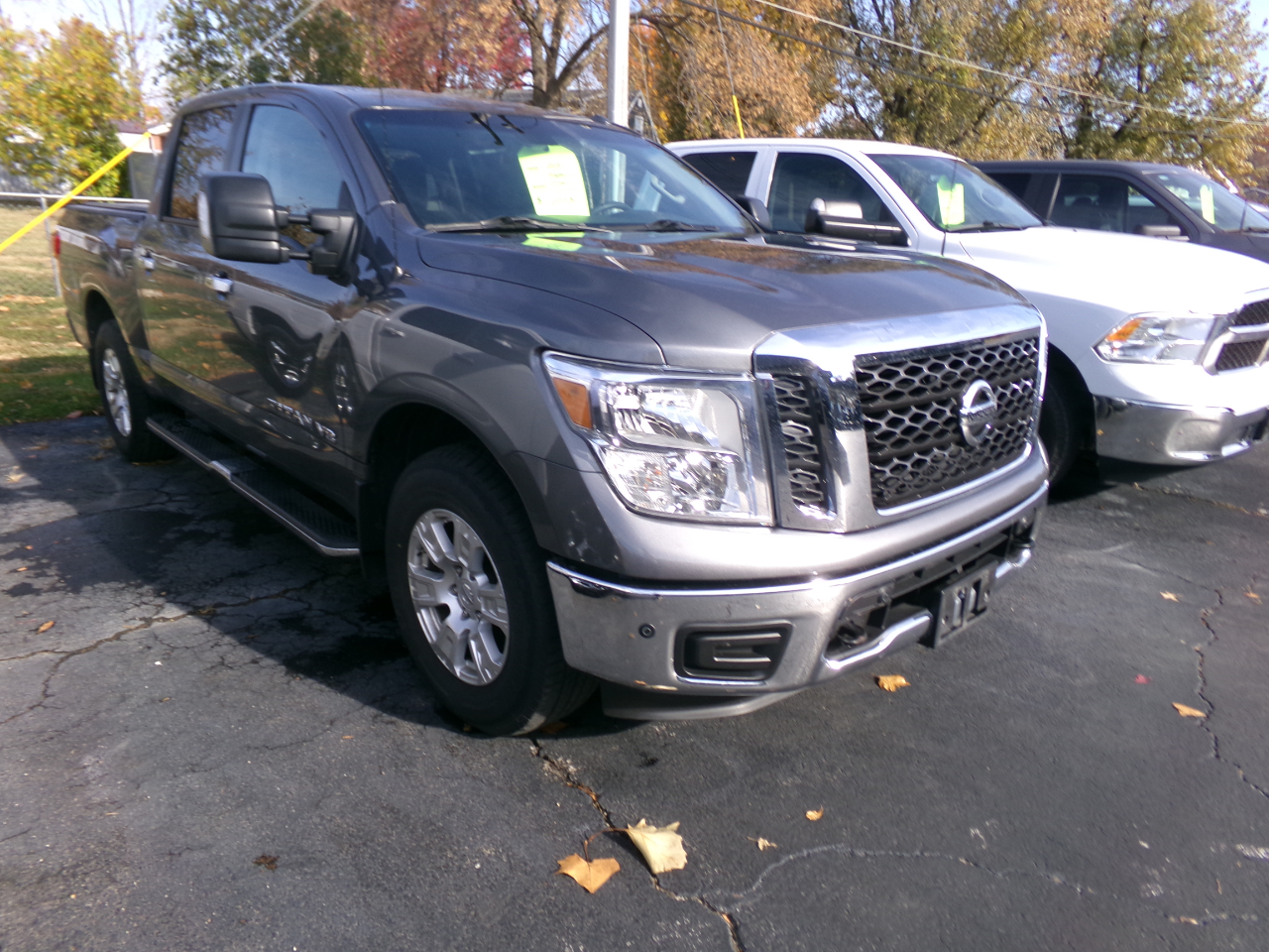 2018 Nissan Titan SV photo 2
