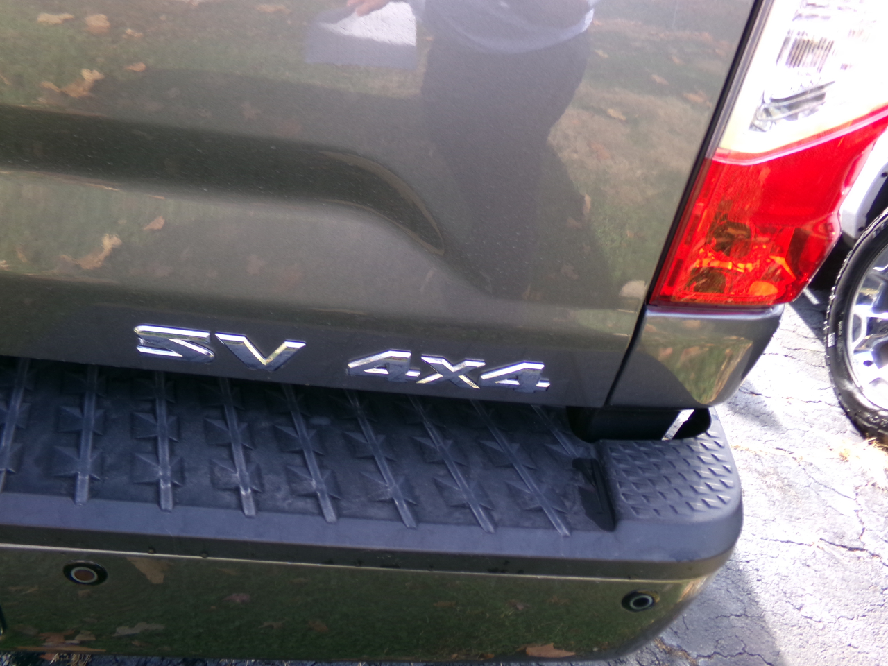 2018 Nissan Titan SV photo 4