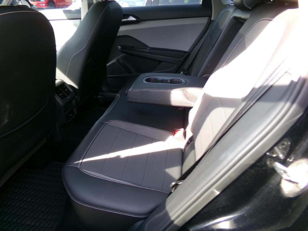 Volkswagen Taos  2023