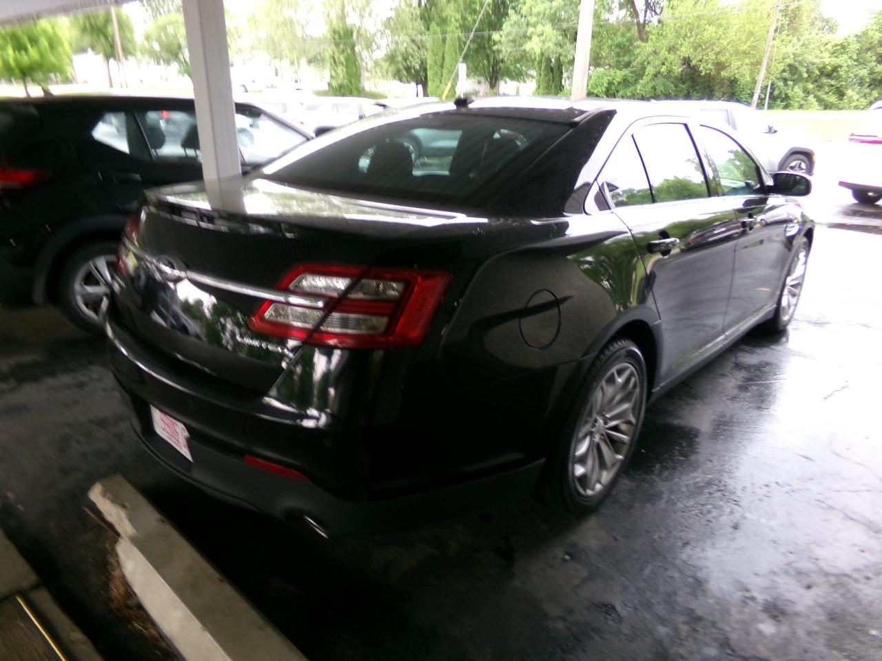 Ford Taurus  2016