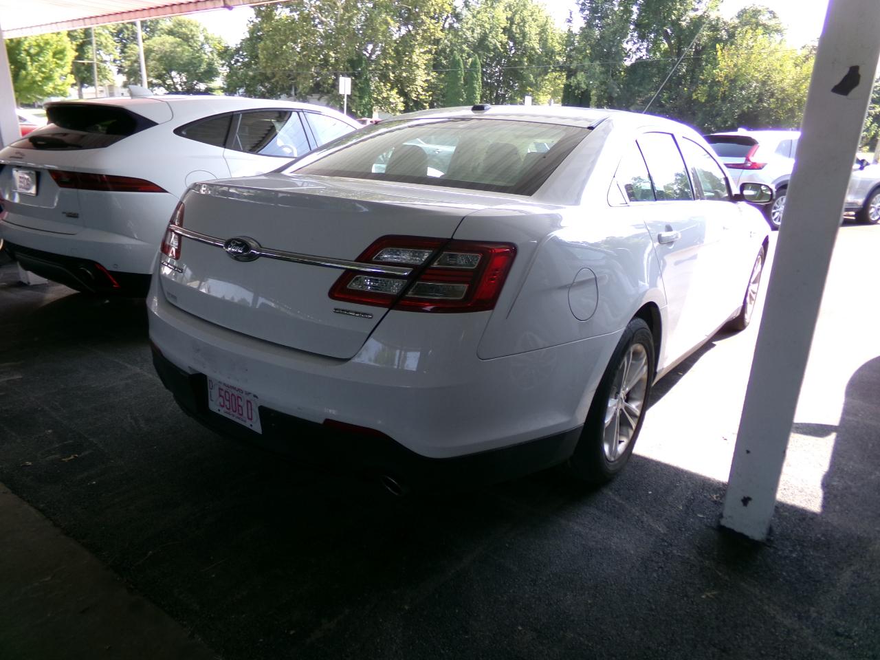Ford Taurus  2017