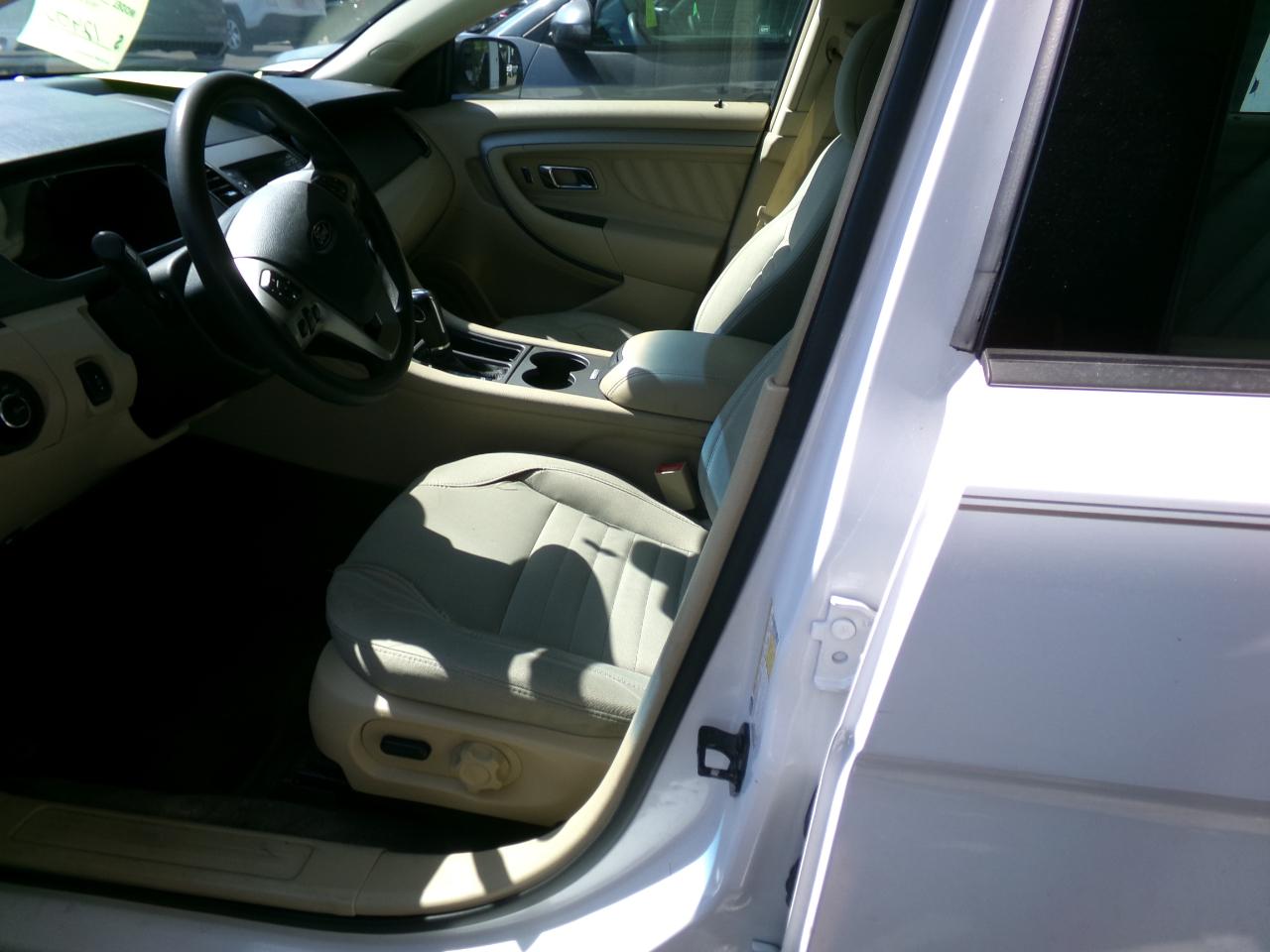 Ford Taurus  2017