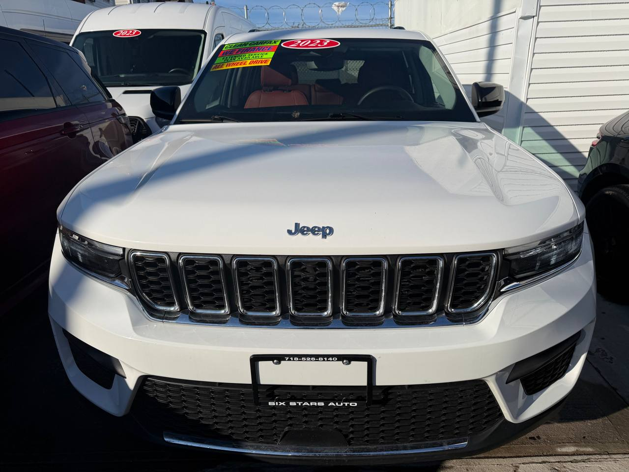 Jeep Grand Cherokee Laredo 4WD 2023