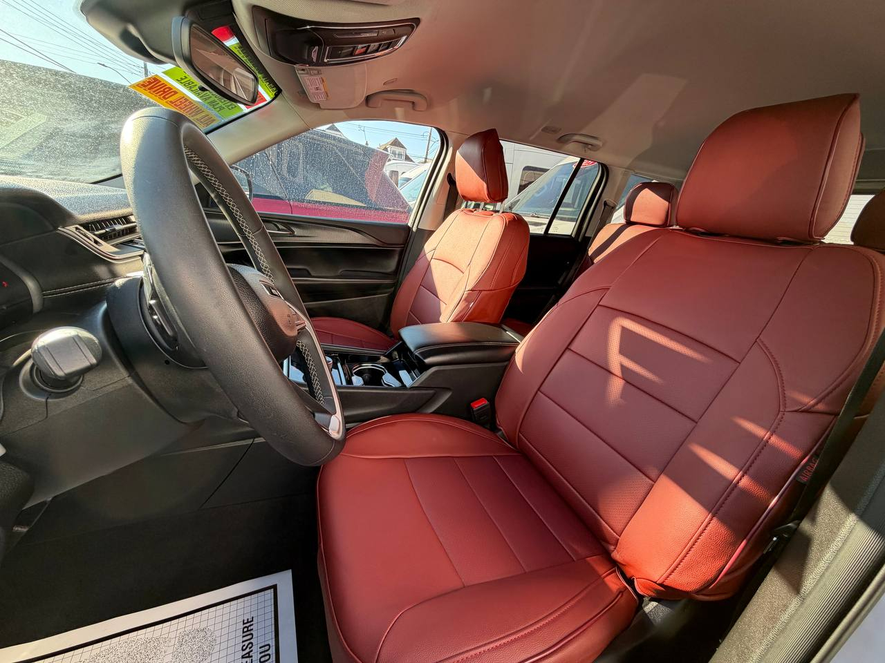 Jeep Grand Cherokee Laredo 4WD 2023