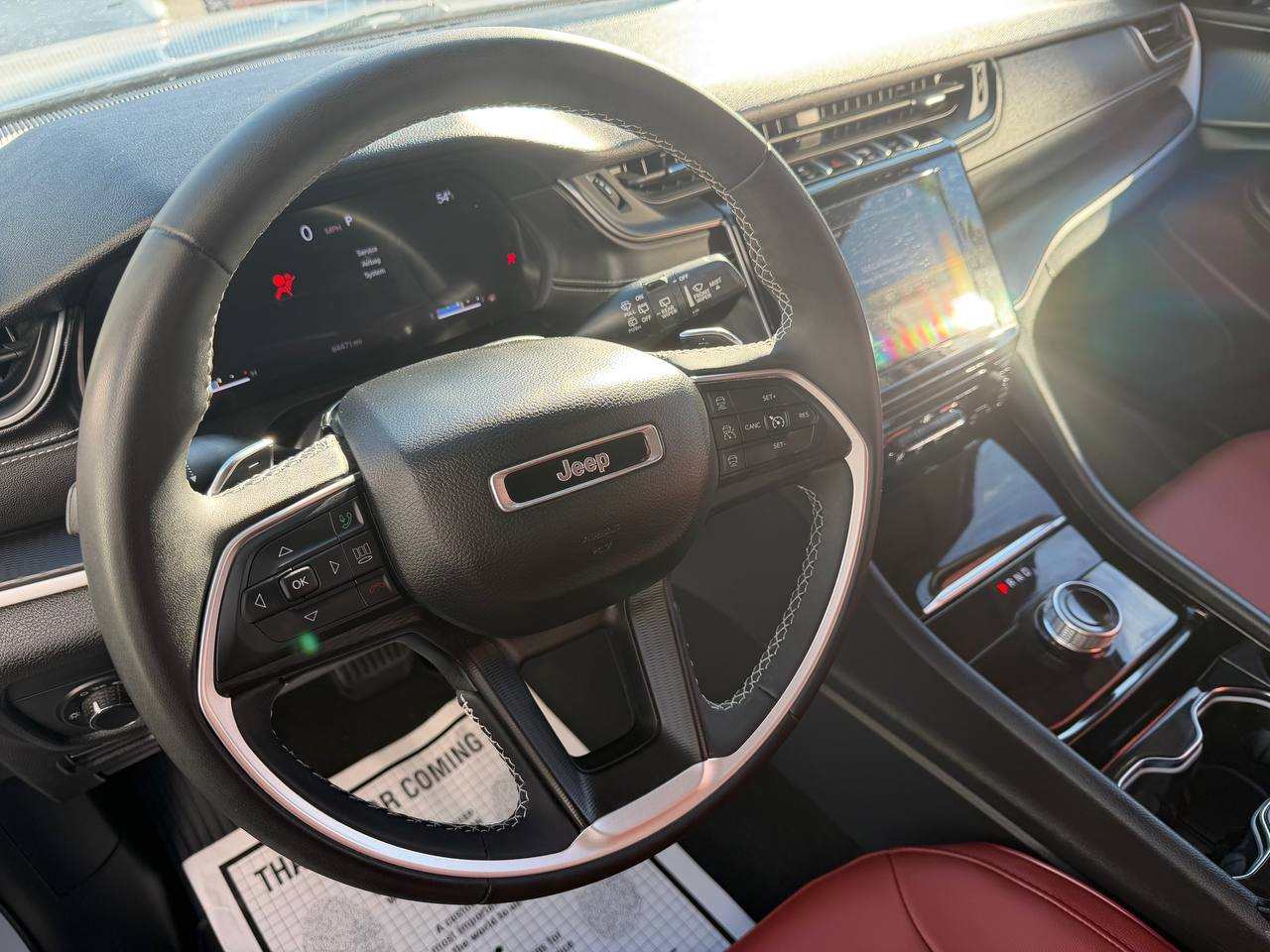 Jeep Grand Cherokee Laredo 4WD 2023