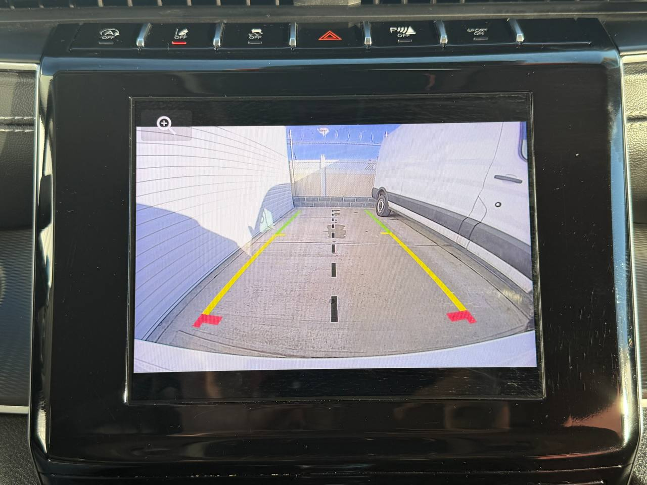 Jeep Grand Cherokee Laredo 4WD 2023