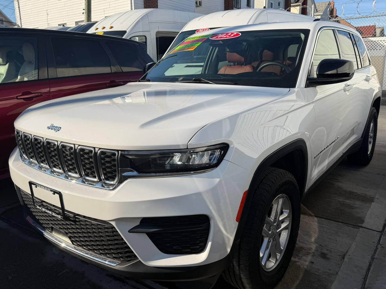 Jeep Grand Cherokee Laredo 4WD 2023